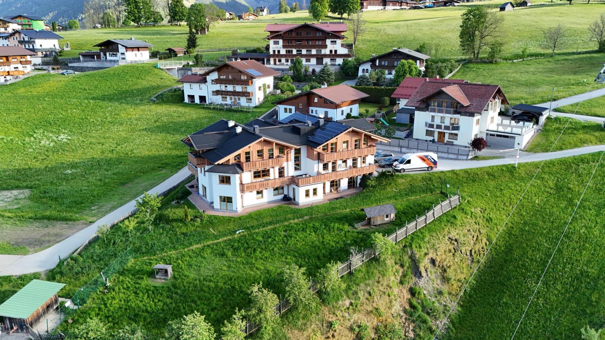 La Montana - Ski & Hiking Lodge Schladming Extérieur photo